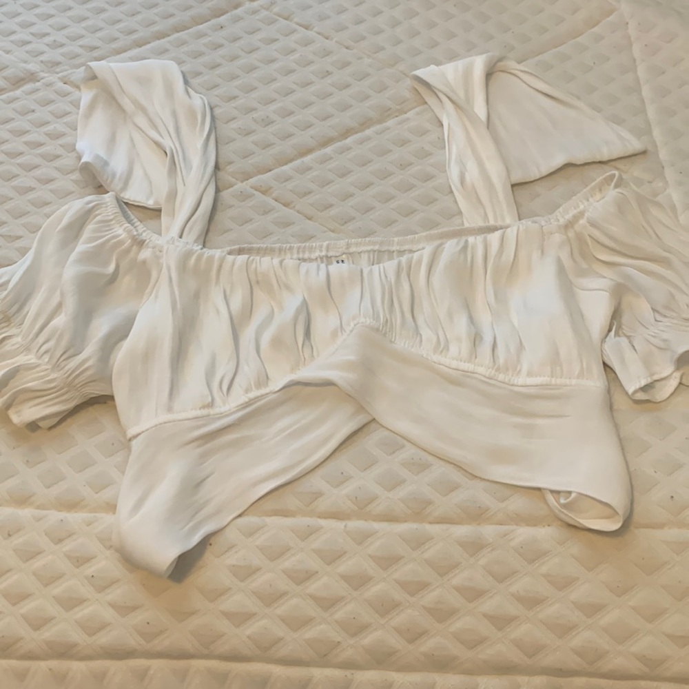 White off the shoulder tie crop top